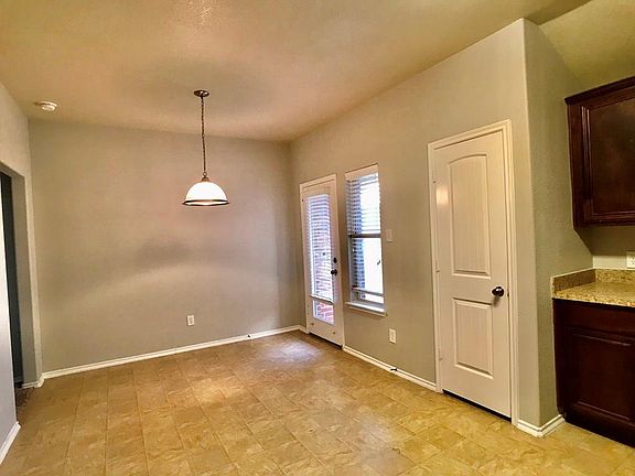 3rd image of 4008 Golden Rod Dr