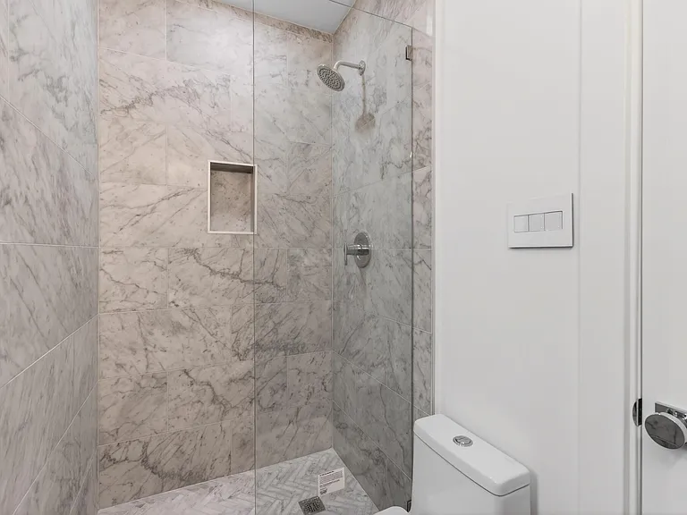 3720 Morton Ave — Photo 13