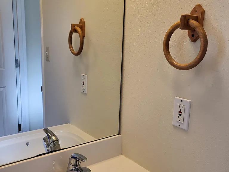 1585 Bogart Ln — Photo 12