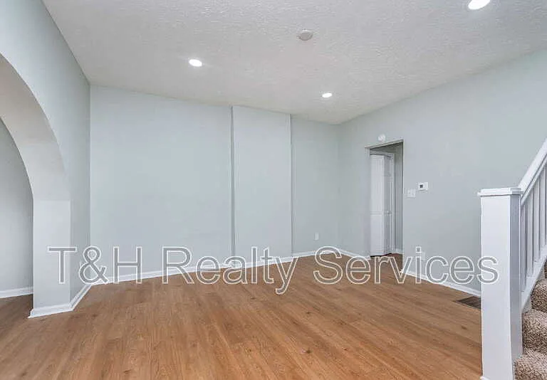326 Jefferson Ave — Photo 28