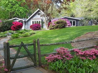 33 Comstock Hill Ave, Norwalk, CT 06850