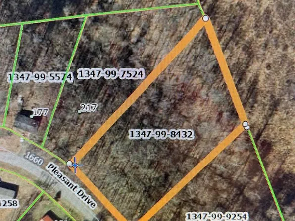 7-8 Pleasant Dr, Cascade, VA 24069