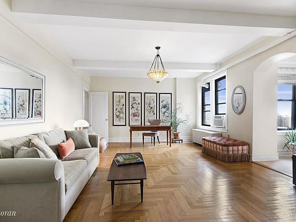 3rd image of 135 Eastern Pkwy APT 15K