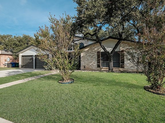 3rd image of 4611 Emory Oak Woods
