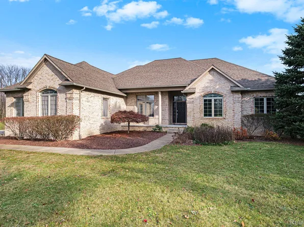 13217 Pintail Ct, Linden, MI 48451