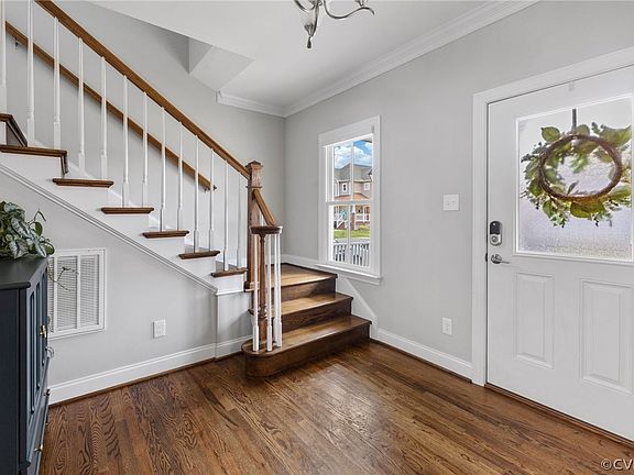 2nd image of 1722 Rose Ave