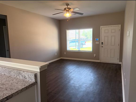 3rd image of 385 Andrew Ln