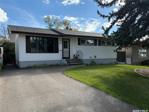 1416 Ashley Drive, Swift Current, SK S9H 1N5