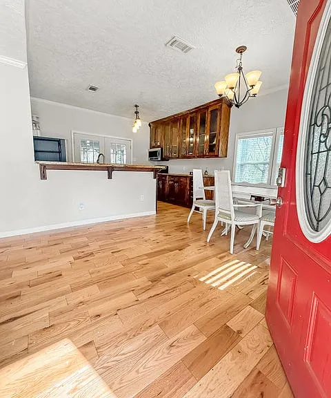 303 Knapp St — Photo 2