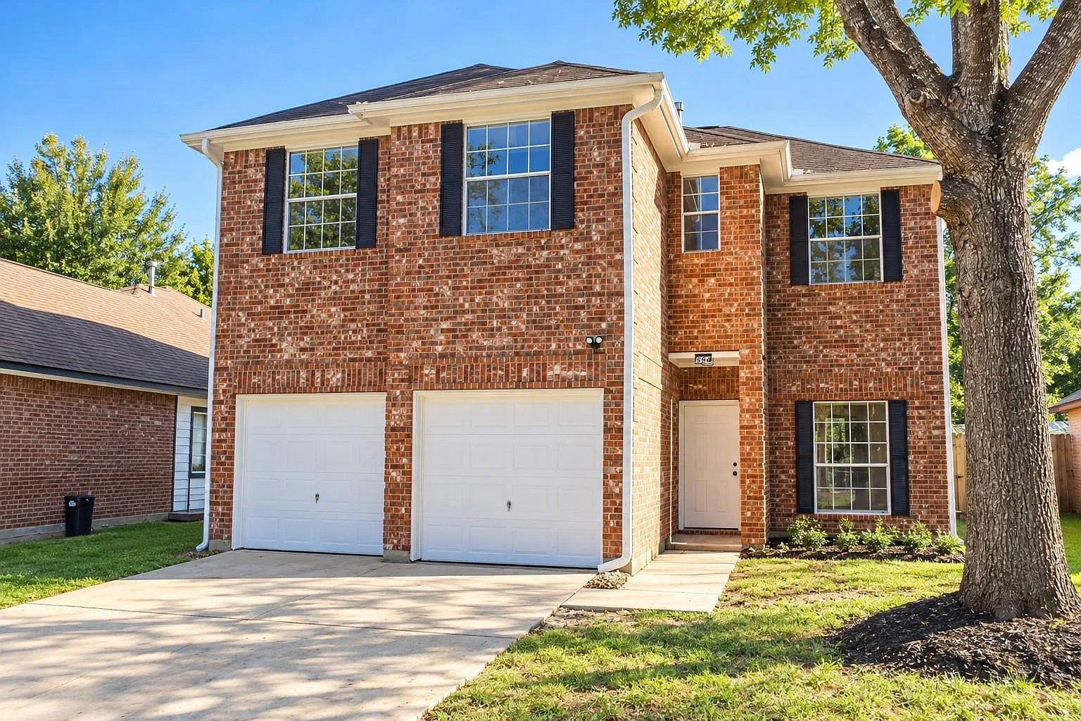 4 bed, 2.5 bath, 1773 sqft, $2,000 — Photo 2