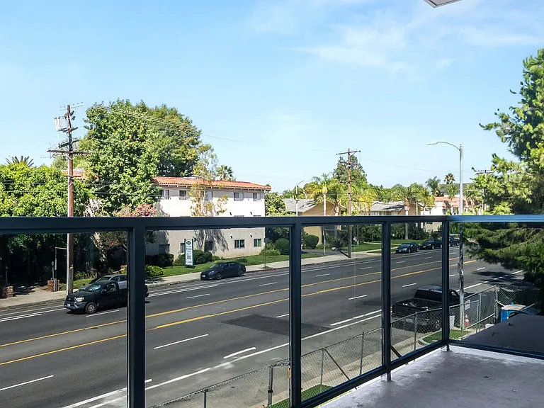 6120 Woodman Ave #101 — Photo 21