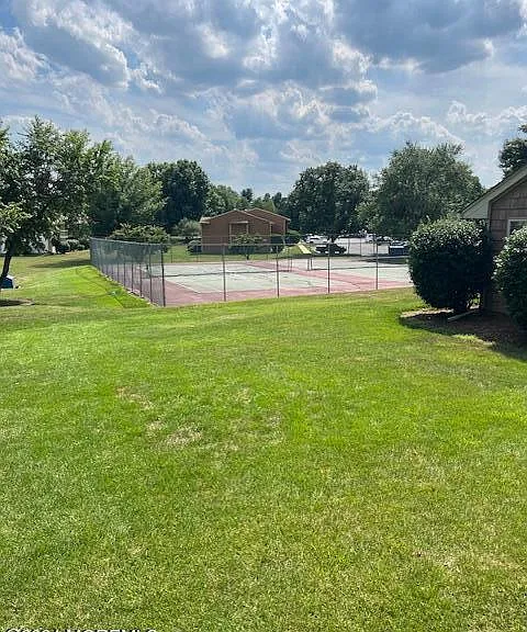405 Cynthia Ct — Photo 11