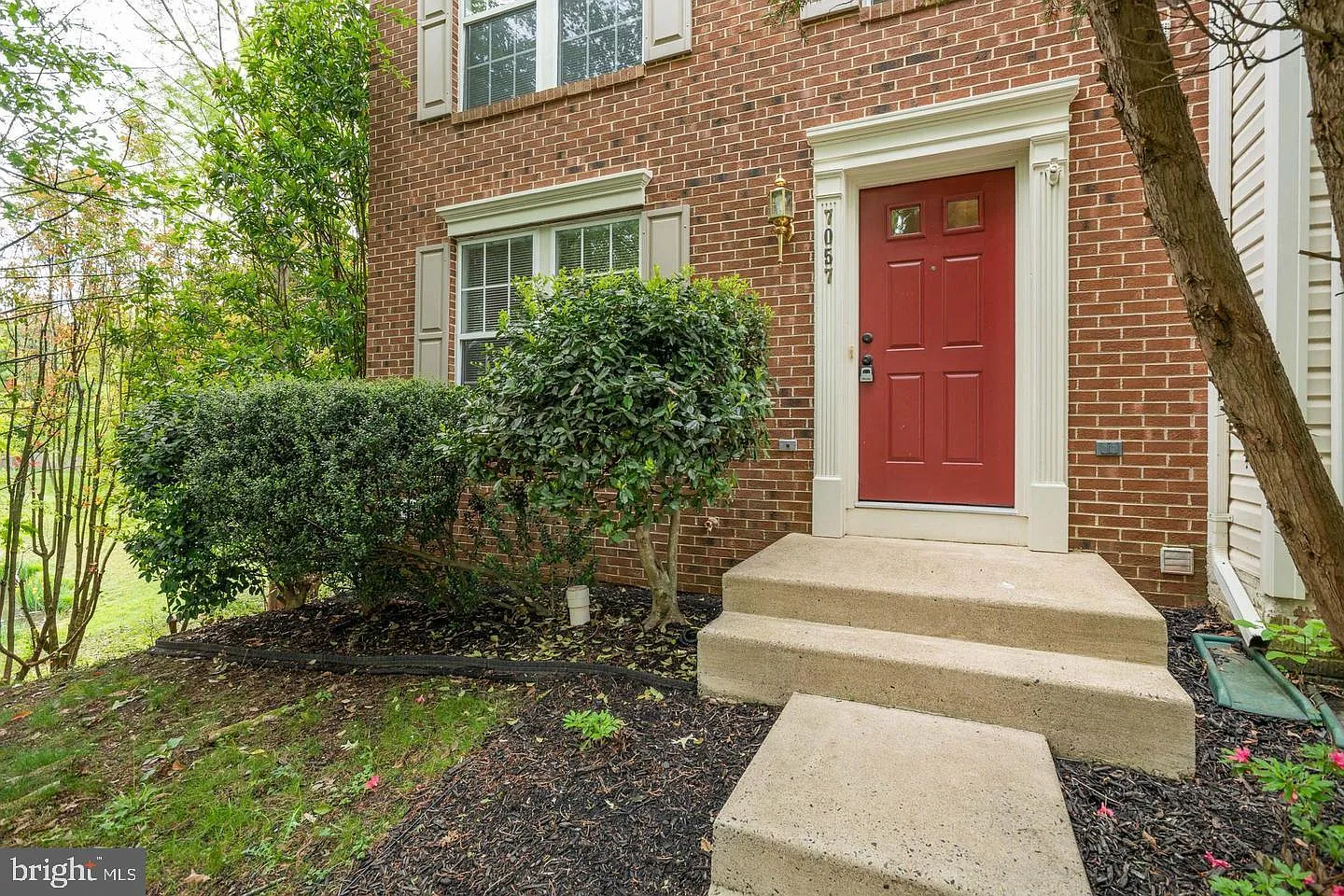 3 bed, 3.5 bath, 2242 sqft, $3,150 — Photo 4