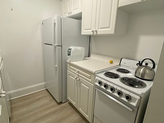 3rd image of 50 W 34th St #7C082