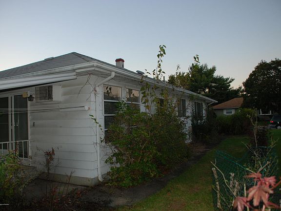 4th image of 37 Charlotteville Dr S