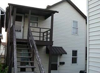 Grandview Investment Triplex - Top & Bottom Units Rear