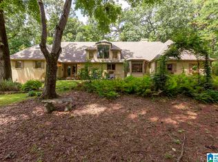 1338 Anglewood Dr, Vestavia, AL 35216