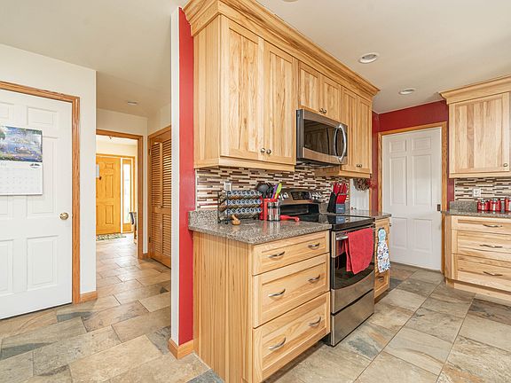 3rd image of 493 E Hamilton Ln