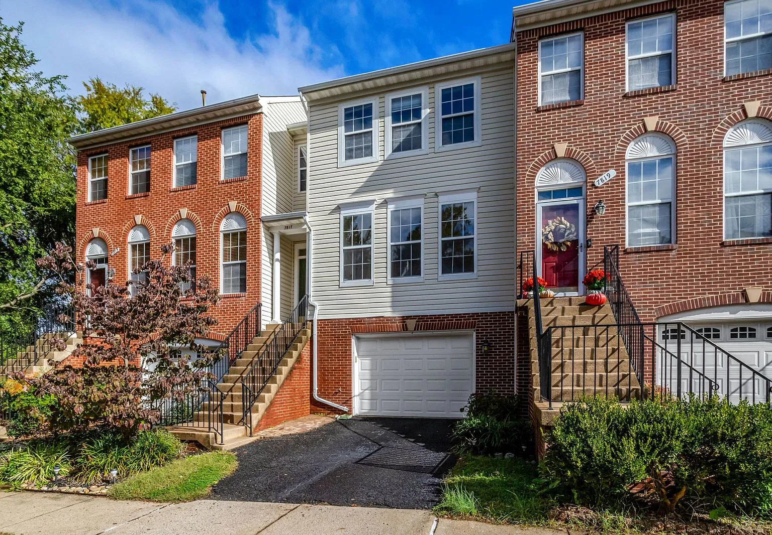 3 bed, 2.5 bath, 1574 sqft, $3,350 — Photo 3
