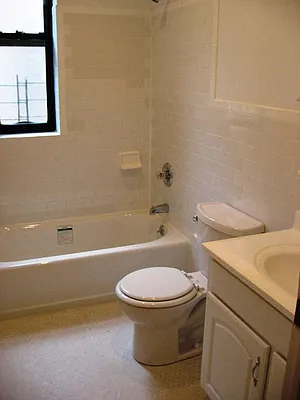 Rented by PMG Real Estate  | media 34