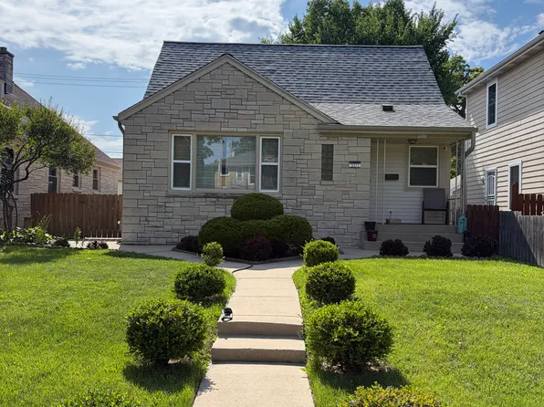 3371 S 35th St, Milwaukee, WI 53215