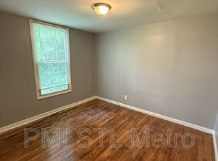 10156 Cloverdale Dr, Saint Louis, MO 63136