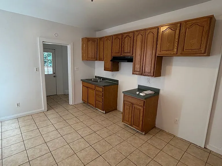 835 Linden Ave — Photo 10