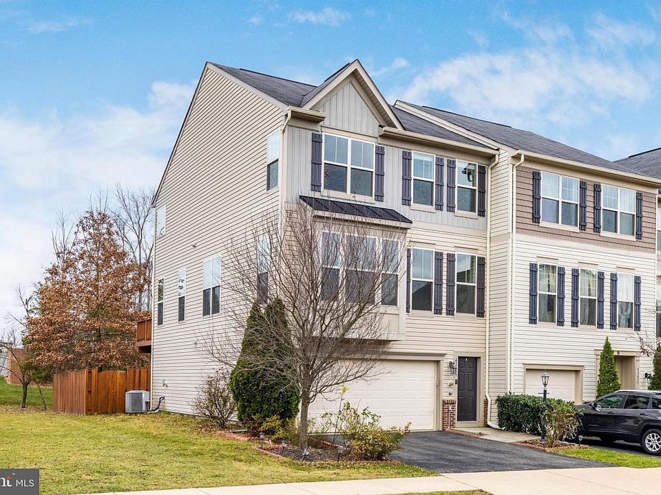 1st image of 42639 Chisholm Dr