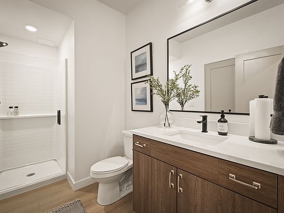 3rd image of 948 E Grape Ivy Way S #4