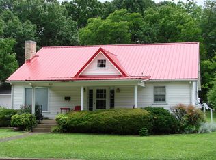 707 Ogburn St, Paris, TN 38242