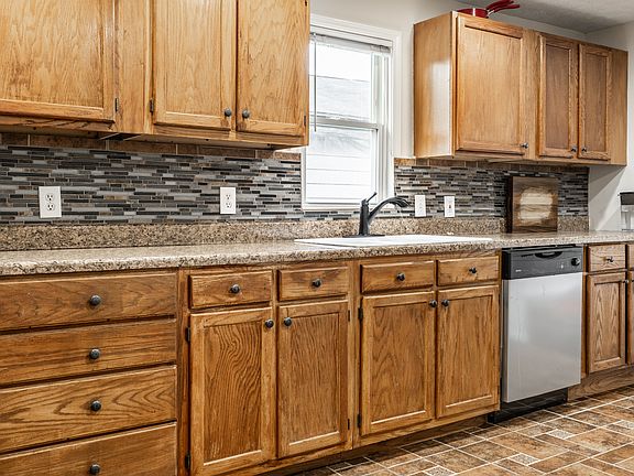 4th image of 4711 Crittenden Ave
