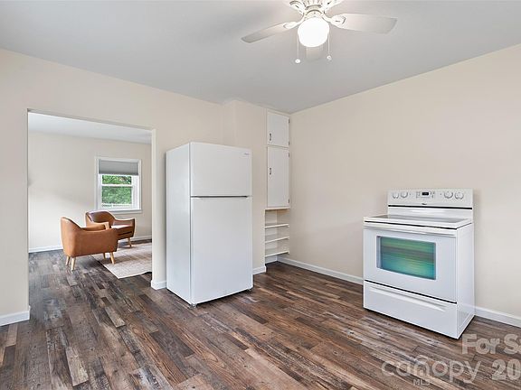 3rd image of 34 Stephens Rd