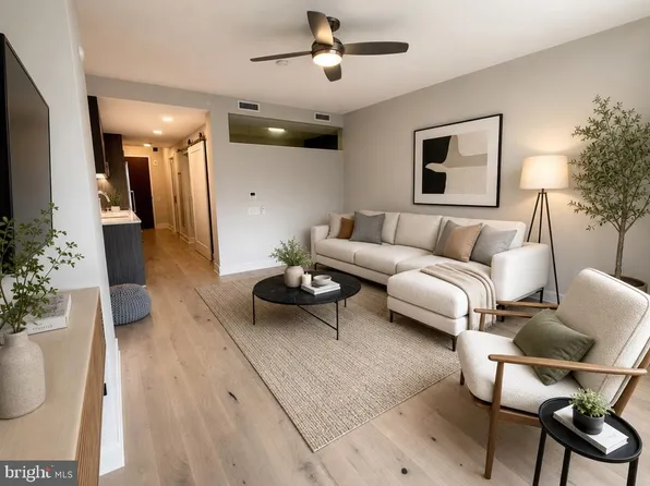 1211 Van St SE #612, Washington, DC 20003
