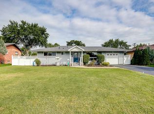 6215 Brooklyn Dr, Brooklyn Center, MN 55430