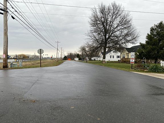5th image of 33 Cedar Park Blvd S