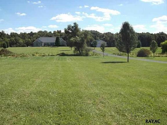 4th image of 445 Glenwood Dr