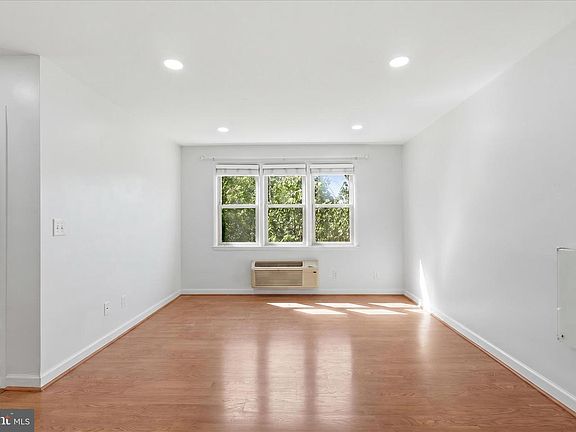5th image of 4635 20th Rd N APT 6