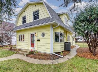 325 13th Ave N, Hopkins, MN 55343