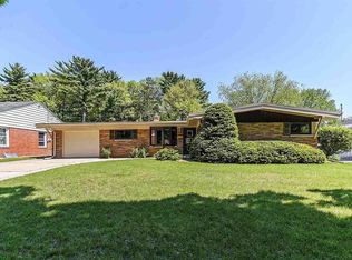 1157 Loch Dr, Green Bay, WI 54304