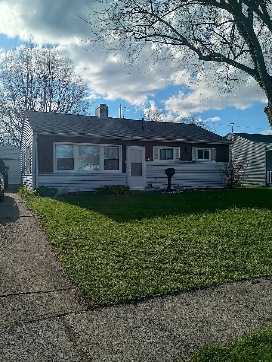 Building Photo - 4310 Willow Ave