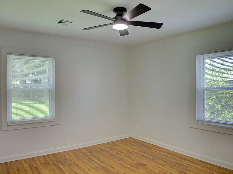 3241 E 29th St — Photo 15