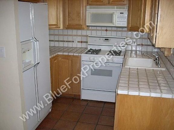 3rd image of 3009 E Elm St #1