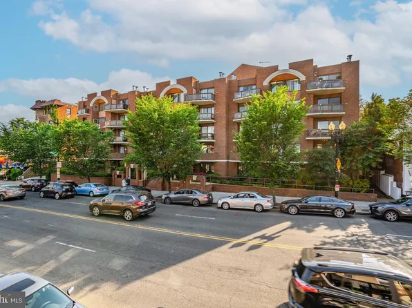 2320 Wisconsin Ave NW APT 213, Washington, DC 20007