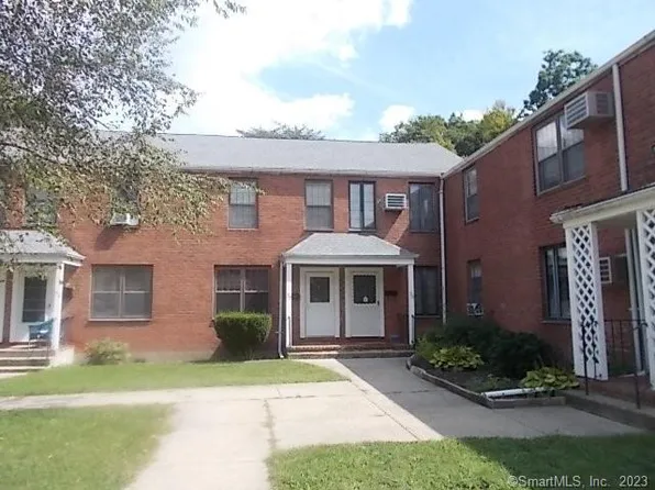 32 Nob Hill Circle #32, Bridgeport, CT 06610