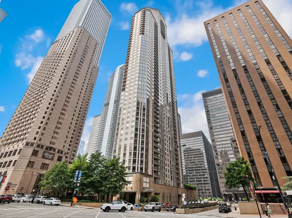 222 N Columbus Dr APT 2204, Chicago, IL 60601