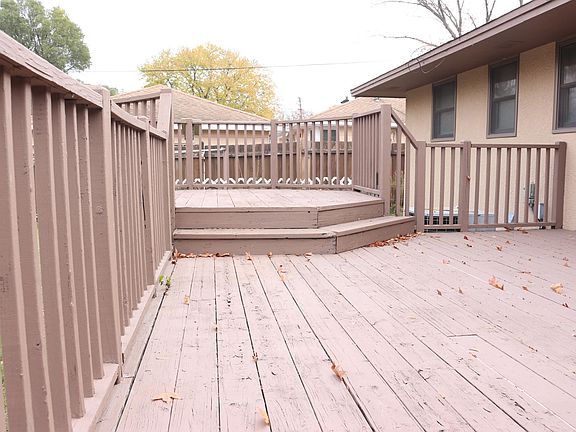5th image of 4306 Woodbine Ln N