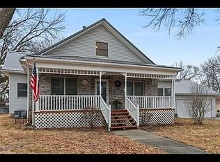 617 Center St, Lathrop, MO 64465