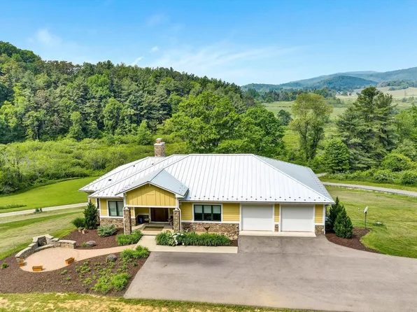 10000 Greenhouse Rd, Bent Mountain, VA 24059