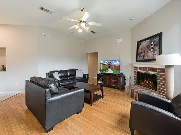 5th image of 4909 Rustic Ridge Dr
