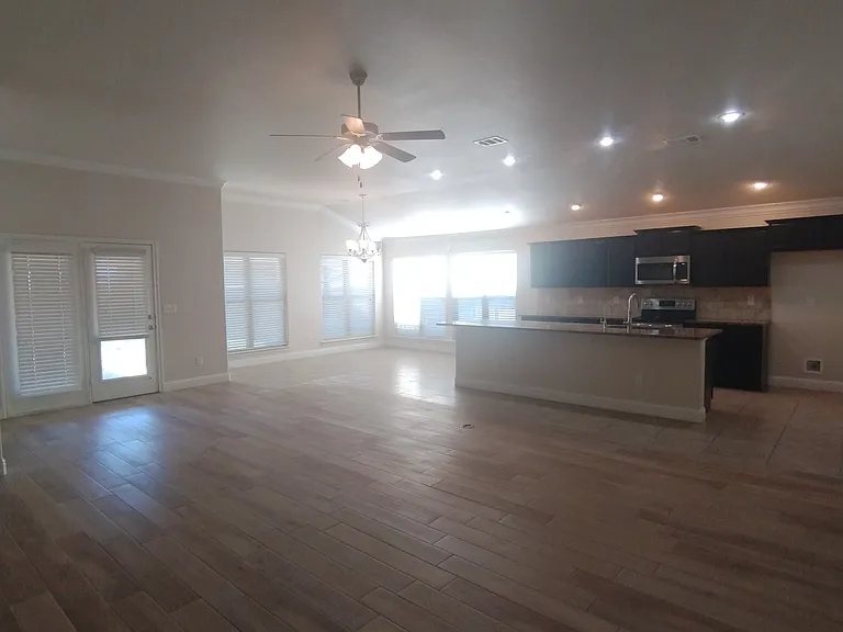 8901 Witmer Ct — Photo 9